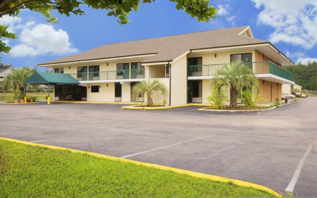 Americas Best Value Inn - Tillmans Corner / Mobile
