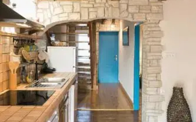 Rustic Apartment Mariva