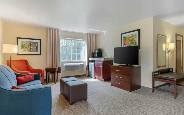 Comfort Suites Lake Geneva East