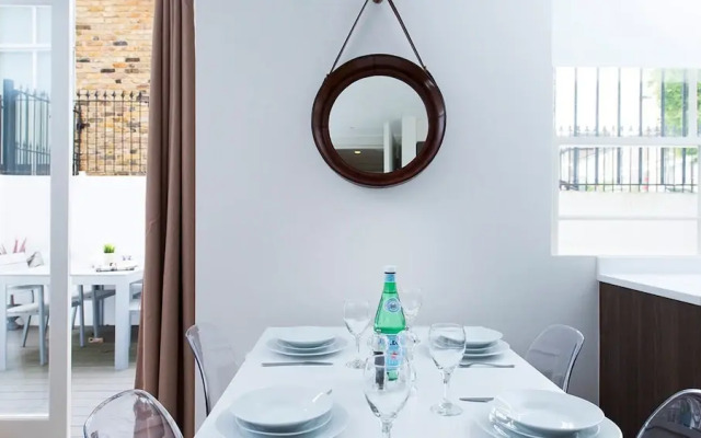 Lovely 2BR flat in West London