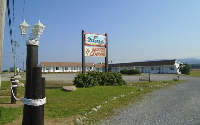 Le Pirate Motel & Camping