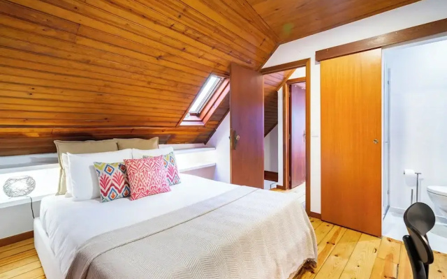 Beco Patacas Perfect Location To Explore Lisbon