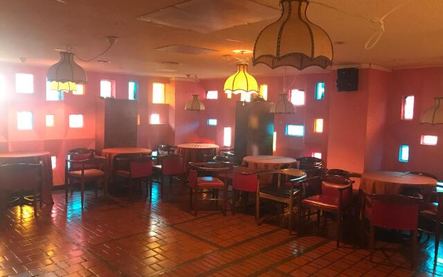 Savoy Inn