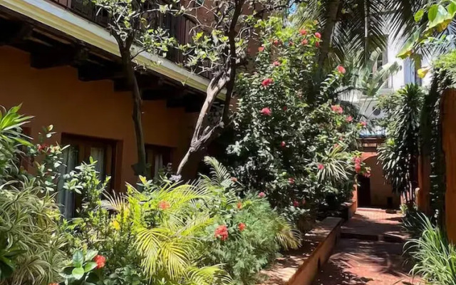 Paseo Colonial - El Monasterio 4