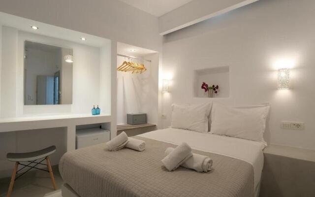 Fira Cave Suites