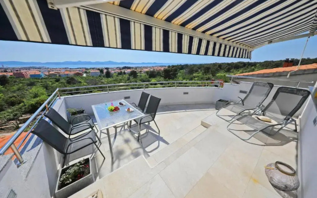 Magic Blue Sky Apartment