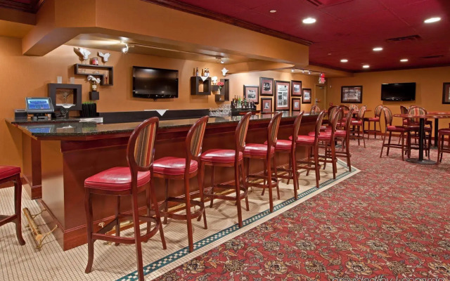 Holiday Inn Cincinnati-Riverfront by IHG