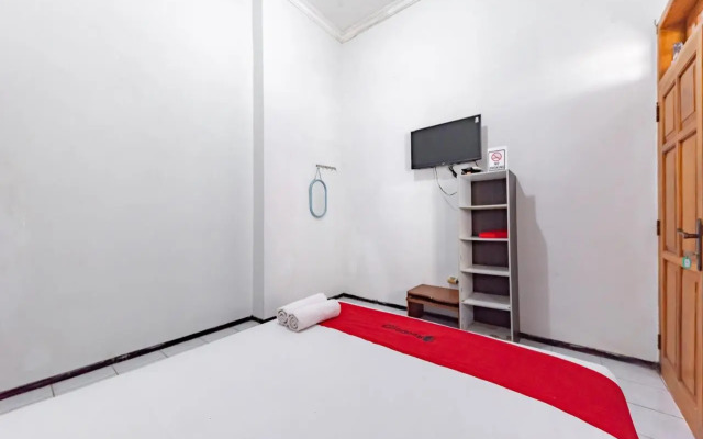 RedDoorz @ Ciliwung Street