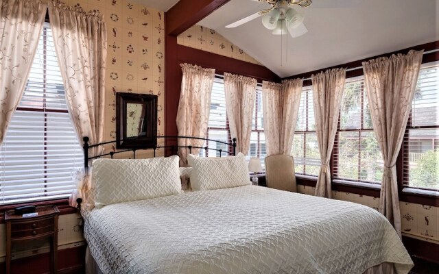 Casa De Solana Bed & Breakfast