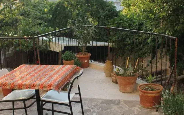 Yasin's Place Backpackers Cave Hostel