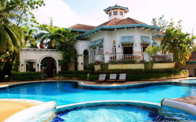 Boat Lagoon Resort