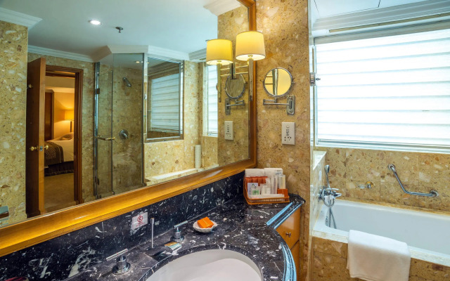 Crowne Plaza Hotel Qingdao by IHG