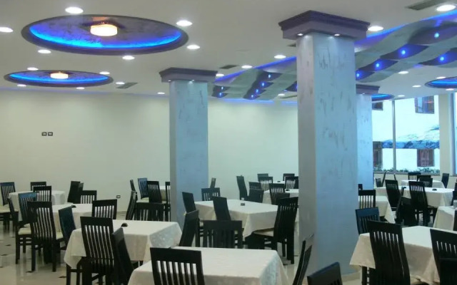 Hotel Holiday Velipoje