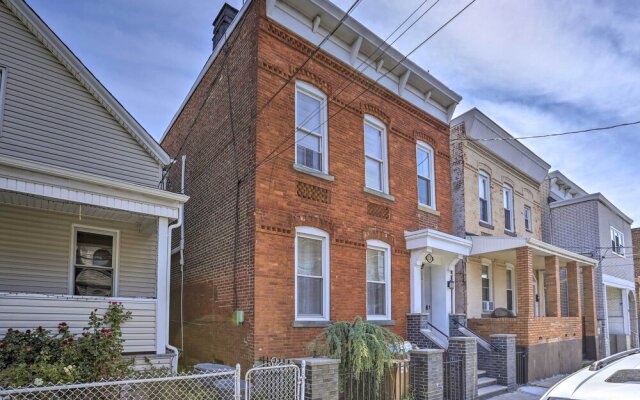 Updated Bayonne Townhome ~ 11 Mi to Nyc!