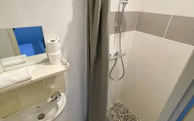 Felicidade Hostel