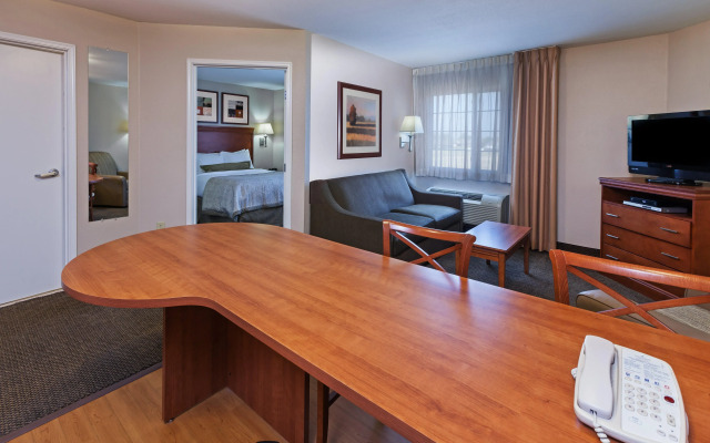 Candlewood Suites Owasso by IHG