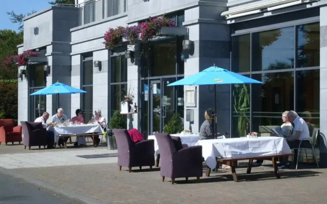 Raheen Woods Hotel