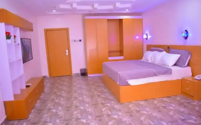 Camas Hotel and Suites