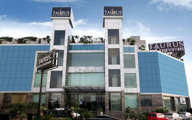 Taurus Sarovar Portico