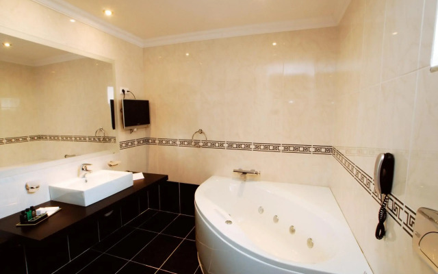 Olympia Golden Beach & Spa