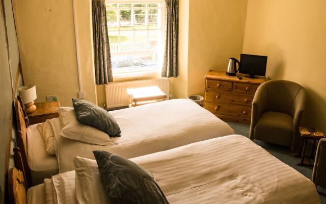 The Fox & Hounds Inn
