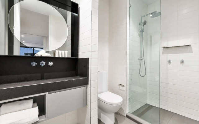 Tyrian Serviced Apartments - Albert Park Lake