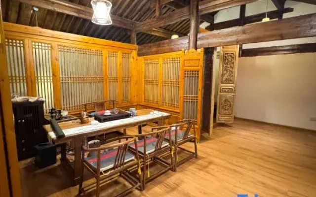 Ban Yin·Silkworm Mulberry Bureau Homestay (Jianchuan Ancient Town Branch)