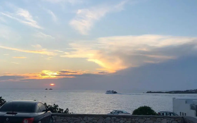 Santanna White Houses