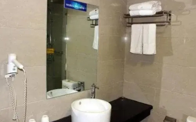 Shiyan Yun County Bin Yue Hotel
