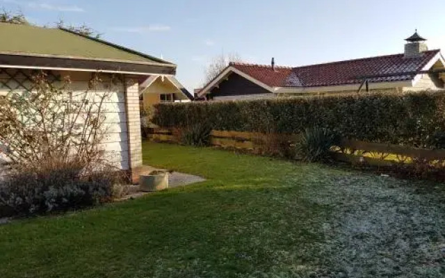 HUIS MARIANNE Bed by the Sea