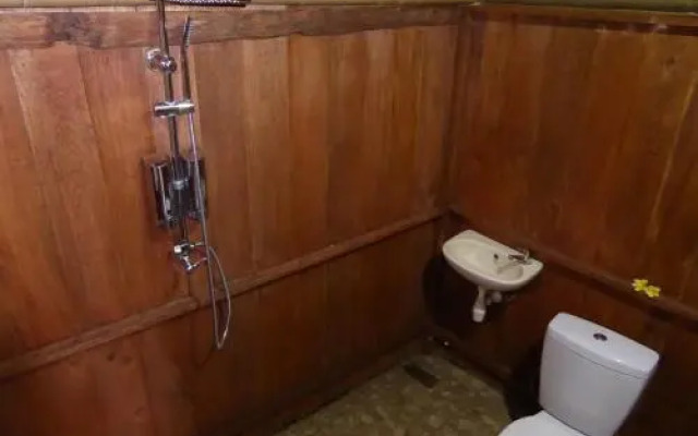 Shibui Garden Bungalows and Restaurant