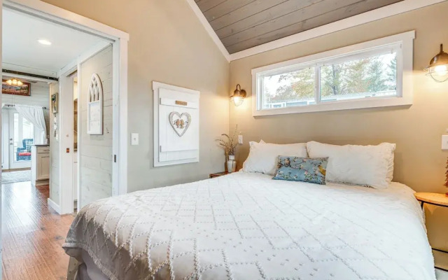 Tiny Home in Flat Rock: Easy Access to I-26!