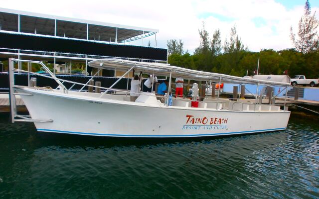 Flamingo Bay Hotel & Marina at Taino Beach