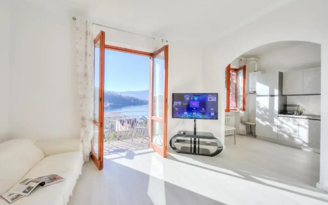Sunny Apartment Lake View Laveno