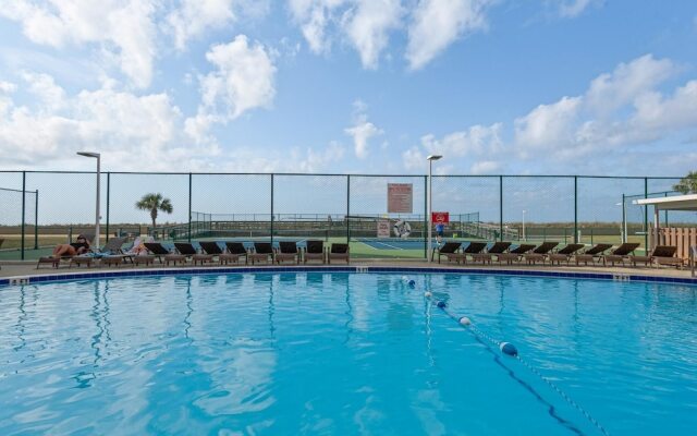 Holiday Surf and Racquet Club 412