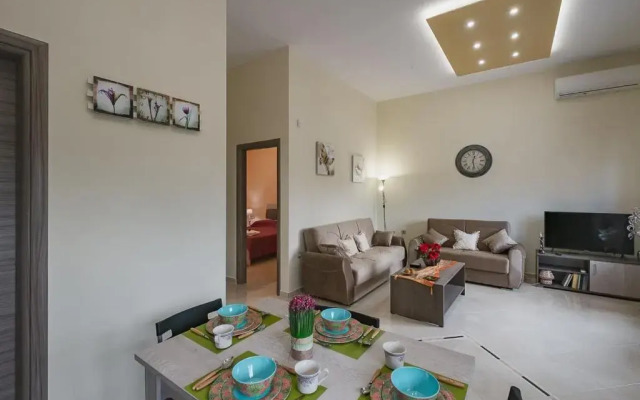 Spacious & New fully equipped Home with Parking