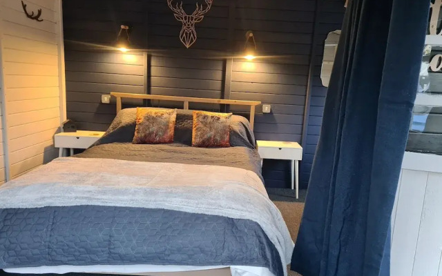 The Little Hide - Adult Only Camping Pods