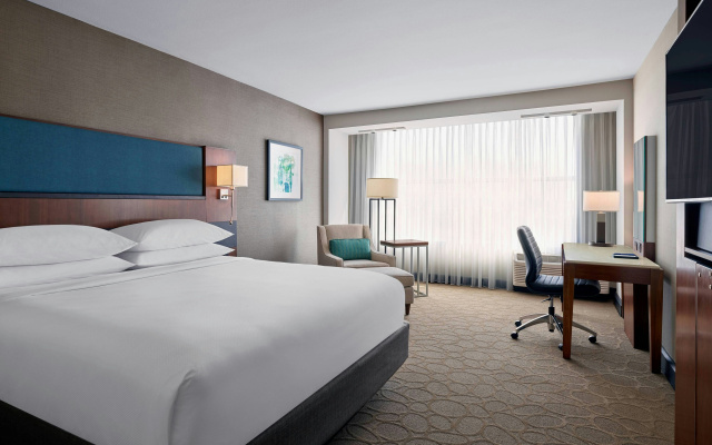 Delta Hotels by Marriott Milwaukee Northwest