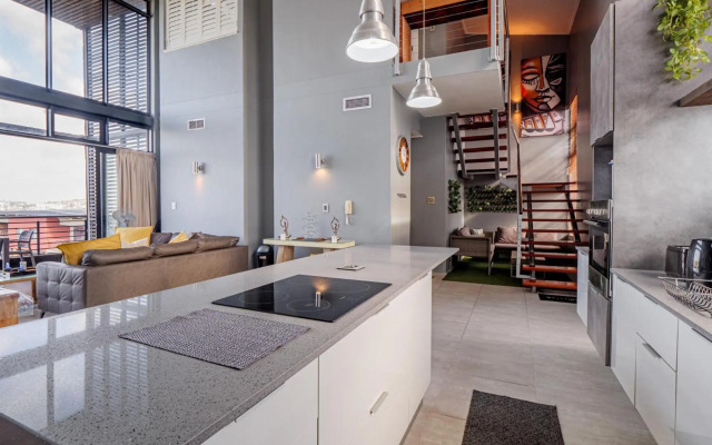 516 Point Bay - Super Stylish for Less