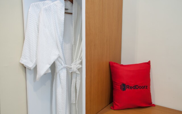 RedDoorz Premium @ Jalan Cengkeh