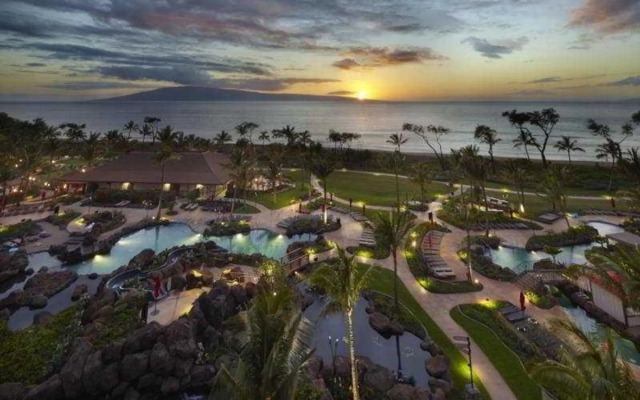 OUTRIGGER Honua Kai Resort & Spa