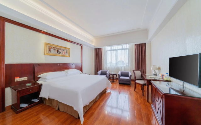 Vienna Hotel Shanwei Lufeng Jieshi Bus Station Branch – Guest Rooms – Shanwei