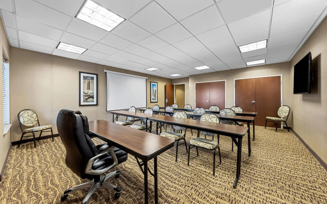 Comfort Inn & Suites West - Medical Center