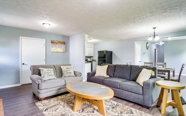 5 Mi to Dtwn: Family-friendly Fayetteville Home!