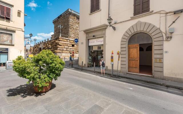 HEART OF FLORENCE Pitti 2 Bed-Apartment! hosted by Sweetstay