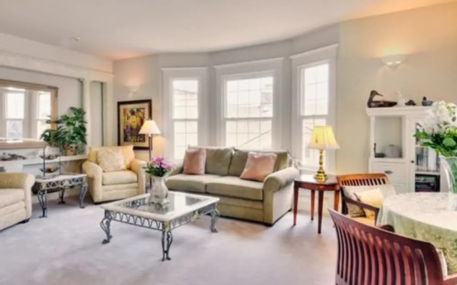 Capitol Hill Guest House - Seattle Bed & Breakfast