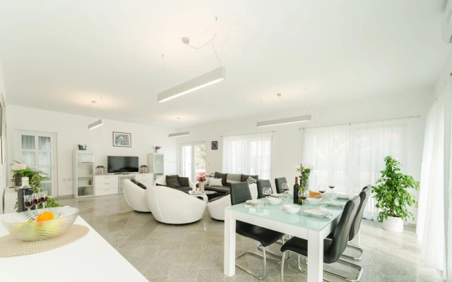 Magical Villa Casa Nova with Pool