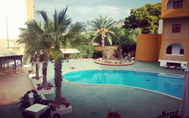 Hotel Akrabello