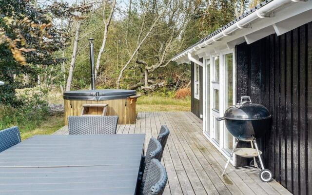 8 Person Holiday Home in Albaek-by Traum