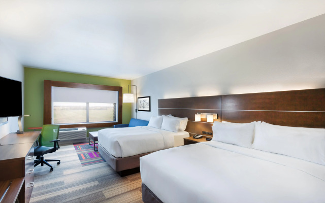Holiday Inn Express & Suites Chanute by IHG